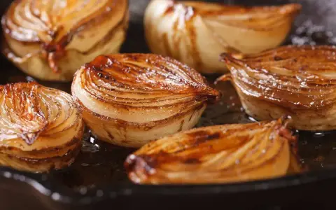 Cipolle caramellate bimby, dorate e succulente, pronte per un sapore indimenticabile.